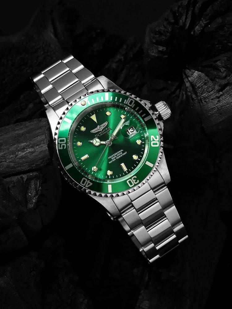 Invicta Diver's 200M Men 40mm Stainless Steel Steel Green dial PC32 Quartz