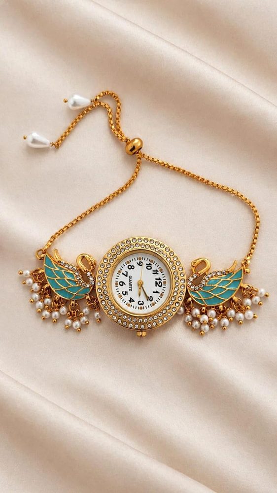 INAAYAT Women’s Elegant Swan Design Bracelet Watch Adjustable Chain Strap Stone Studded Dial Ethnic Style Wrist Watch with Pearl Detailing Stylish Jewelry Timepiece for Festive and Daily Wear